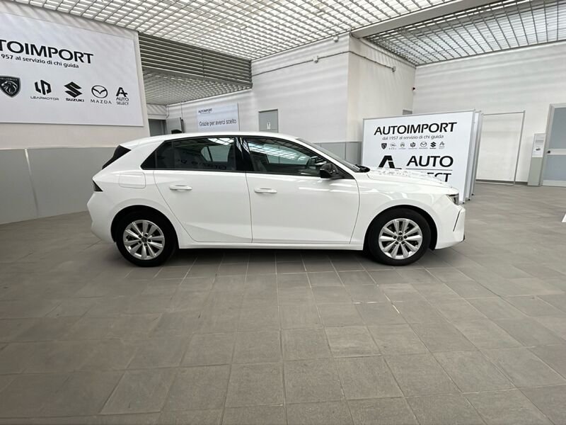 https://cdn-dk.caraffinity.it/dealer/datafiles/vehicle/images/800/32954/5DBQJJTPAJqmVnI4.jpg?opacity=0&size=30&position=BOTTOM_LEFT&border=0&watermark=%2Fdealer%2Fdatafiles%2Fvehicle%2Fimages%2Fwatermark%2F32954%2F59948587-165d-4d71-b051-089e3253b7a7.png