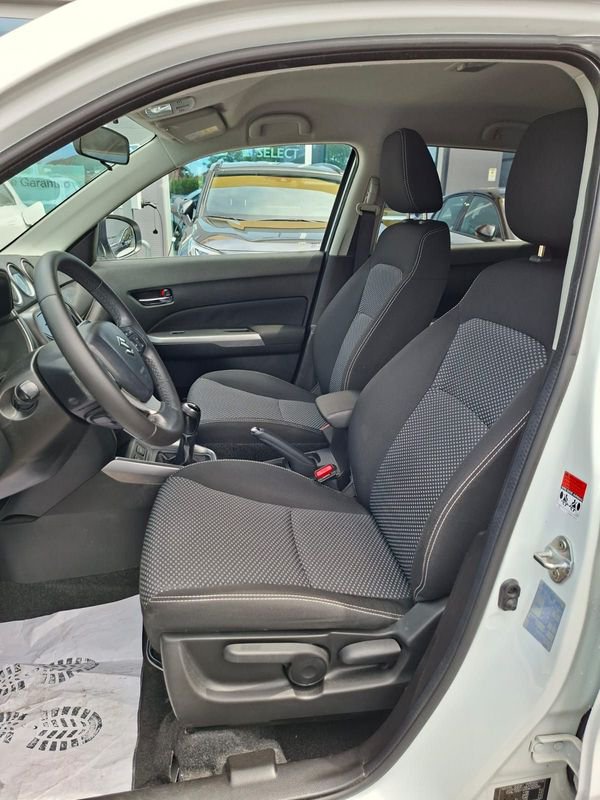 https://cdn-dk.caraffinity.it/dealer/datafiles/vehicle/images/800/32954/5MMIjMm1lNFZgwNz.jpeg?opacity=10&size=20&position=BOTTOM_RIGHT&border=0&watermark=%2Fdealer%2Fdatafiles%2Fvehicle%2Fimages%2Fwatermark%2F32954%2F775f2d5d-ef44-4a55-8370-84cbc0998b87.png