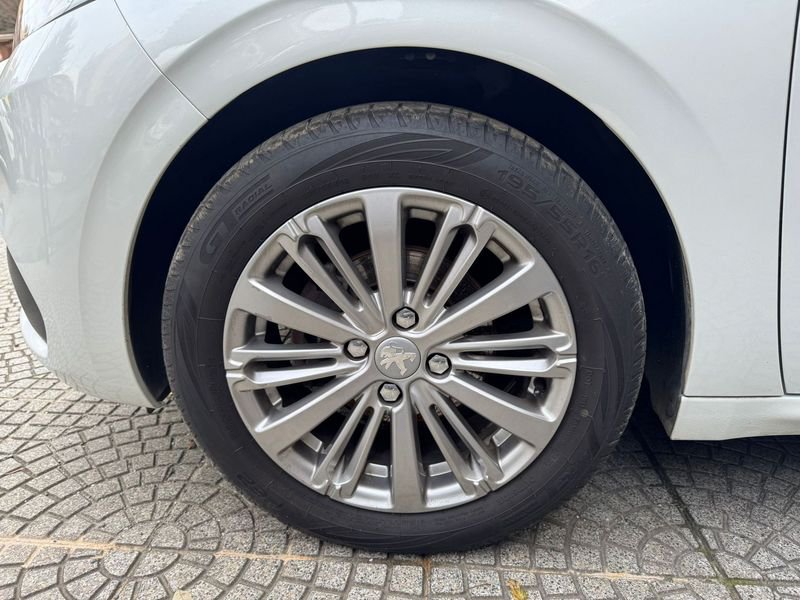 https://cdn-dk.caraffinity.it/dealer/datafiles/vehicle/images/800/32954/6yncsiYj94fJrTLD.jpeg?opacity=10&size=20&position=BOTTOM_RIGHT&border=0&watermark=%2Fdealer%2Fdatafiles%2Fvehicle%2Fimages%2Fwatermark%2F32954%2F775f2d5d-ef44-4a55-8370-84cbc0998b87.png