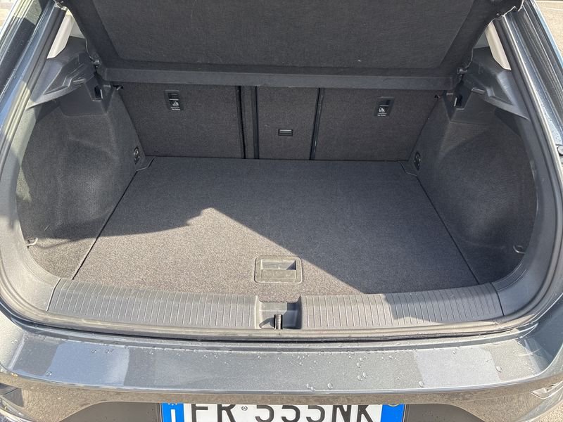 https://cdn-dk.caraffinity.it/dealer/datafiles/vehicle/images/800/32954/780UOREahHnuAfEG.jpg?opacity=10&size=20&position=BOTTOM_RIGHT&border=0&watermark=%2Fdealer%2Fdatafiles%2Fvehicle%2Fimages%2Fwatermark%2F32954%2F775f2d5d-ef44-4a55-8370-84cbc0998b87.png