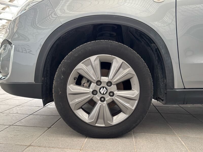 https://cdn-dk.caraffinity.it/dealer/datafiles/vehicle/images/800/32954/7wDGTqXjVNdFr8Af.jpg?opacity=10&size=20&position=BOTTOM_RIGHT&border=0&watermark=%2Fdealer%2Fdatafiles%2Fvehicle%2Fimages%2Fwatermark%2F32954%2F775f2d5d-ef44-4a55-8370-84cbc0998b87.png