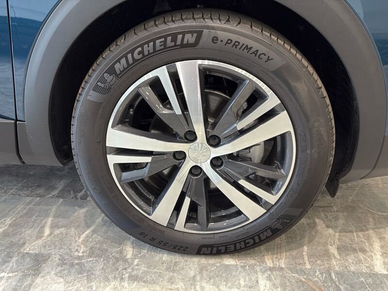 https://cdn-dk.caraffinity.it/dealer/datafiles/vehicle/images/800/32954/8yZIUqXw4AsDkXsG.jpg?opacity=10&size=20&position=BOTTOM_RIGHT&border=0&watermark=%2Fdealer%2Fdatafiles%2Fvehicle%2Fimages%2Fwatermark%2F32954%2F775f2d5d-ef44-4a55-8370-84cbc0998b87.png
