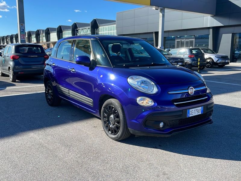 https://cdn-dk.caraffinity.it/dealer/datafiles/vehicle/images/800/32954/9Vj0fNj4zP1Xcjym.jpg?opacity=10&size=20&position=BOTTOM_RIGHT&border=0&watermark=%2Fdealer%2Fdatafiles%2Fvehicle%2Fimages%2Fwatermark%2F32954%2F775f2d5d-ef44-4a55-8370-84cbc0998b87.png