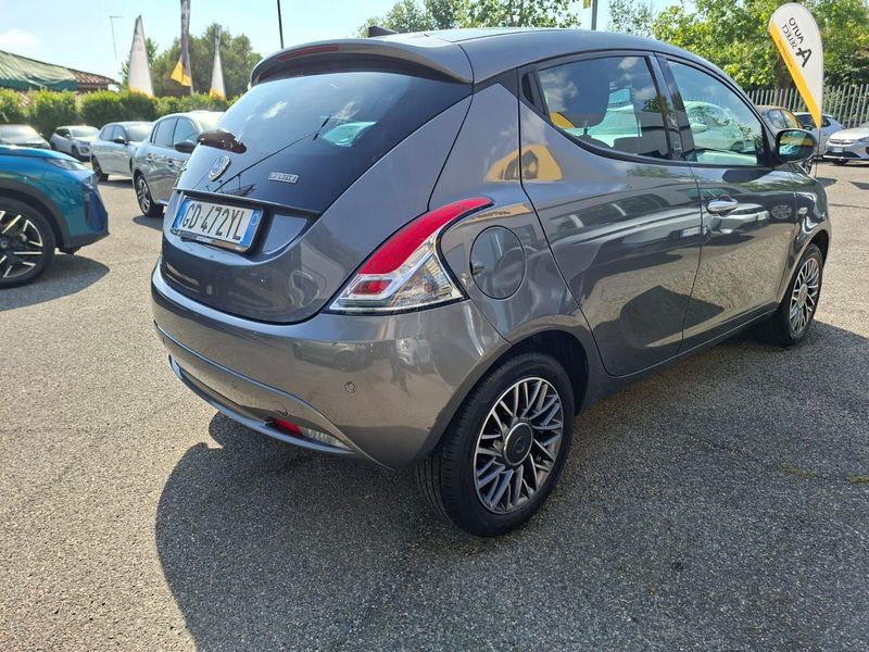 https://cdn-dk.caraffinity.it/dealer/datafiles/vehicle/images/800/32954/AOkl47Fm1pT1eJbf.jpeg?opacity=10&size=20&position=BOTTOM_RIGHT&border=0&watermark=%2Fdealer%2Fdatafiles%2Fvehicle%2Fimages%2Fwatermark%2F32954%2F775f2d5d-ef44-4a55-8370-84cbc0998b87.png