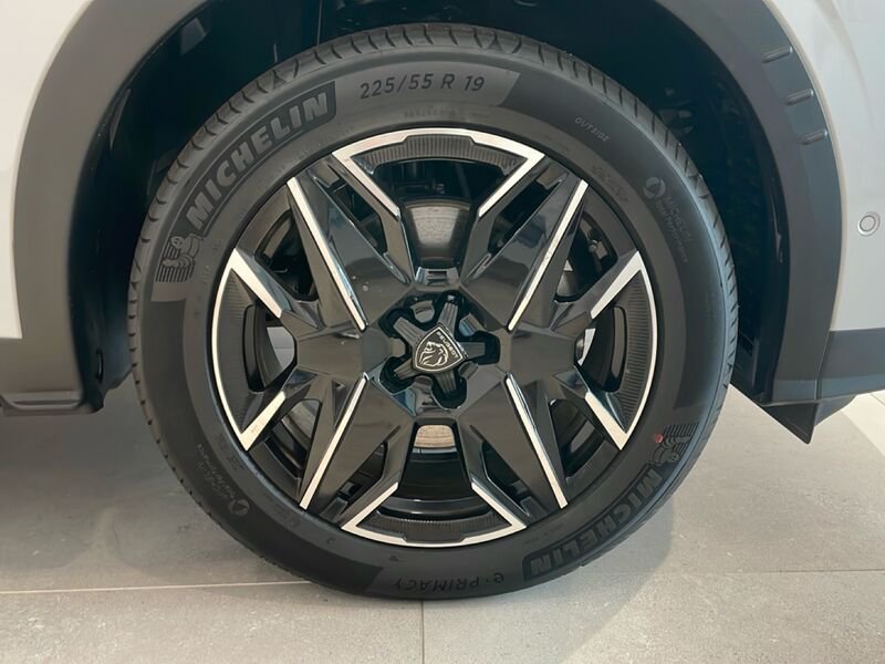https://cdn-dk.caraffinity.it/dealer/datafiles/vehicle/images/800/32954/Aggqp3SLQX6uCcI4.jpg?opacity=10&size=20&position=BOTTOM_RIGHT&border=0&watermark=%2Fdealer%2Fdatafiles%2Fvehicle%2Fimages%2Fwatermark%2F32954%2F775f2d5d-ef44-4a55-8370-84cbc0998b87.png