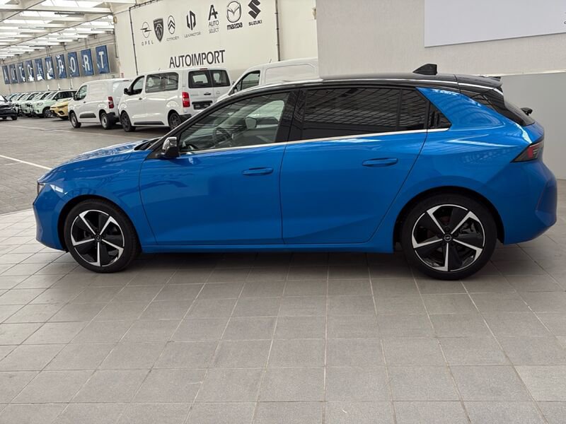 https://cdn-dk.caraffinity.it/dealer/datafiles/vehicle/images/800/32954/Aj081RpF1dzsOlxX.jpg?opacity=0&size=30&position=BOTTOM_LEFT&border=0&watermark=%2Fdealer%2Fdatafiles%2Fvehicle%2Fimages%2Fwatermark%2F32954%2F59948587-165d-4d71-b051-089e3253b7a7.png