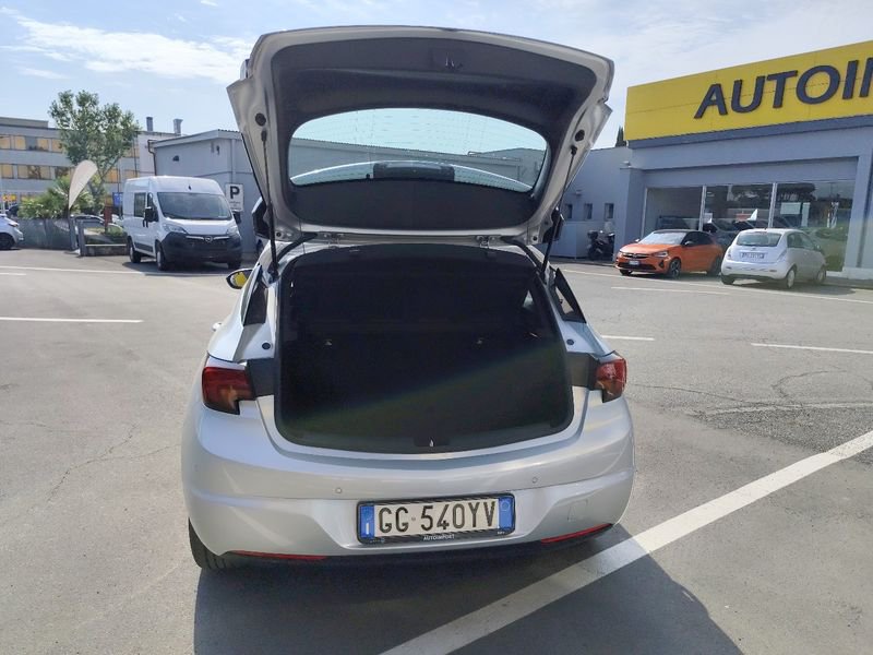 https://cdn-dk.caraffinity.it/dealer/datafiles/vehicle/images/800/32954/CeMML7Twu6fB89bi.jpg?opacity=0&size=30&position=BOTTOM_LEFT&border=0&watermark=%2Fdealer%2Fdatafiles%2Fvehicle%2Fimages%2Fwatermark%2F32954%2F59948587-165d-4d71-b051-089e3253b7a7.png