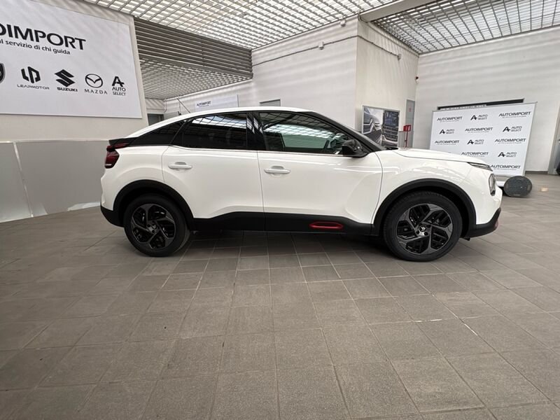 https://cdn-dk.caraffinity.it/dealer/datafiles/vehicle/images/800/32954/D9exnmVQ613HIUJe.jpg?opacity=10&size=20&position=BOTTOM_RIGHT&border=0&watermark=%2Fdealer%2Fdatafiles%2Fvehicle%2Fimages%2Fwatermark%2F32954%2F775f2d5d-ef44-4a55-8370-84cbc0998b87.png
