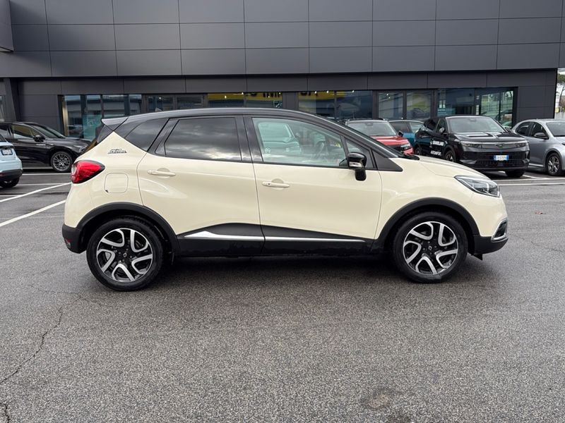 https://cdn-dk.caraffinity.it/dealer/datafiles/vehicle/images/800/32954/EVtSDqtSxL4Q7O0A.jpg?opacity=10&size=20&position=BOTTOM_RIGHT&border=0&watermark=%2Fdealer%2Fdatafiles%2Fvehicle%2Fimages%2Fwatermark%2F32954%2F775f2d5d-ef44-4a55-8370-84cbc0998b87.png