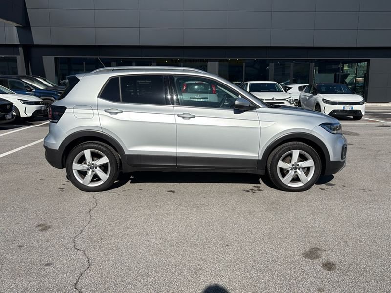 https://cdn-dk.caraffinity.it/dealer/datafiles/vehicle/images/800/32954/FUolxQ5u4rsU3xVz.jpg?opacity=10&size=20&position=BOTTOM_RIGHT&border=0&watermark=%2Fdealer%2Fdatafiles%2Fvehicle%2Fimages%2Fwatermark%2F32954%2F775f2d5d-ef44-4a55-8370-84cbc0998b87.png