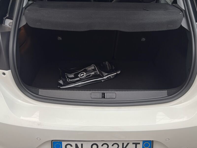 https://cdn-dk.caraffinity.it/dealer/datafiles/vehicle/images/800/32954/GVjUukbzEEacWflV.jpg?opacity=0&size=30&position=BOTTOM_LEFT&border=0&watermark=%2Fdealer%2Fdatafiles%2Fvehicle%2Fimages%2Fwatermark%2F32954%2F59948587-165d-4d71-b051-089e3253b7a7.png