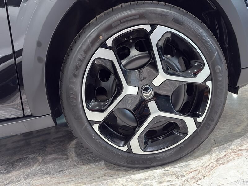 https://cdn-dk.caraffinity.it/dealer/datafiles/vehicle/images/800/32954/GmZn4Xs4Kgly69Rt.jpg?opacity=10&size=20&position=BOTTOM_RIGHT&border=0&watermark=%2Fdealer%2Fdatafiles%2Fvehicle%2Fimages%2Fwatermark%2F32954%2F775f2d5d-ef44-4a55-8370-84cbc0998b87.png