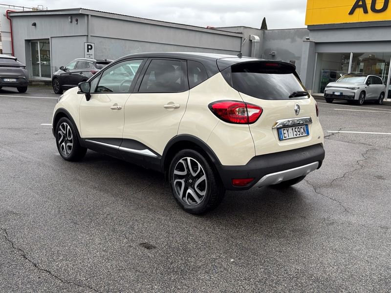 https://cdn-dk.caraffinity.it/dealer/datafiles/vehicle/images/800/32954/HCGz98xCad9eBm48.jpg?opacity=10&size=20&position=BOTTOM_RIGHT&border=0&watermark=%2Fdealer%2Fdatafiles%2Fvehicle%2Fimages%2Fwatermark%2F32954%2F775f2d5d-ef44-4a55-8370-84cbc0998b87.png