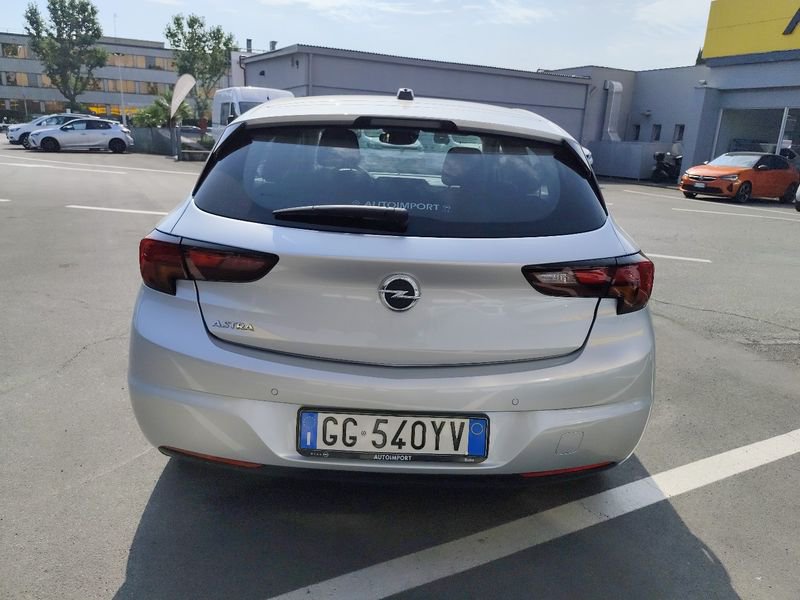 https://cdn-dk.caraffinity.it/dealer/datafiles/vehicle/images/800/32954/Hiojk2LH2fMHCozT.jpg?opacity=0&size=30&position=BOTTOM_LEFT&border=0&watermark=%2Fdealer%2Fdatafiles%2Fvehicle%2Fimages%2Fwatermark%2F32954%2F59948587-165d-4d71-b051-089e3253b7a7.png