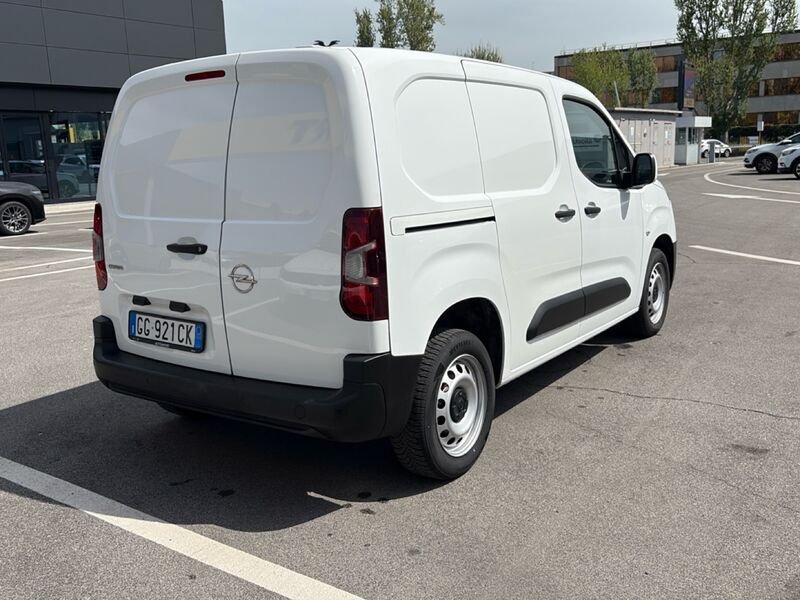 https://cdn-dk.caraffinity.it/dealer/datafiles/vehicle/images/800/32954/HvKluWIrzcuTx8ET.jpg?opacity=0&size=30&position=BOTTOM_LEFT&border=0&watermark=%2Fdealer%2Fdatafiles%2Fvehicle%2Fimages%2Fwatermark%2F32954%2F59948587-165d-4d71-b051-089e3253b7a7.png