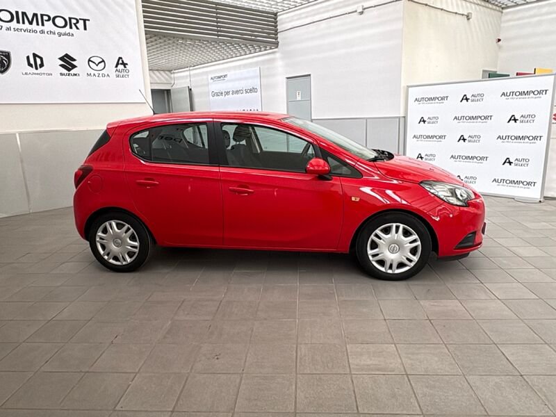 https://cdn-dk.caraffinity.it/dealer/datafiles/vehicle/images/800/32954/IrIXkppbgMVAeDqT.jpg?opacity=0&size=30&position=BOTTOM_RIGHT&border=0&watermark=%2Fdealer%2Fdatafiles%2Fvehicle%2Fimages%2Fwatermark%2F32954%2Fd28b17c5-03ca-4e26-bd0f-ab8818a4f7db.png