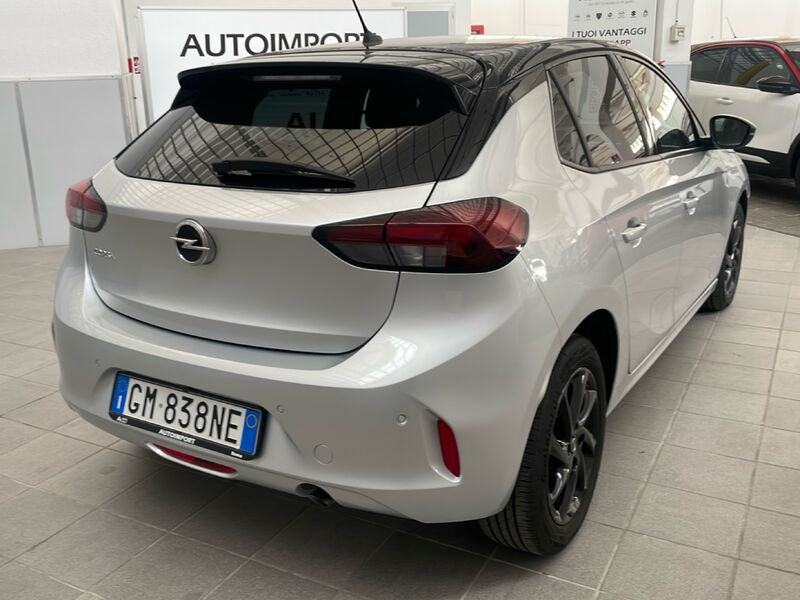 https://cdn-dk.caraffinity.it/dealer/datafiles/vehicle/images/800/32954/JHxQ8FeElSlv3LNi.jpg?opacity=0&size=30&position=BOTTOM_LEFT&border=0&watermark=%2Fdealer%2Fdatafiles%2Fvehicle%2Fimages%2Fwatermark%2F32954%2F59948587-165d-4d71-b051-089e3253b7a7.png