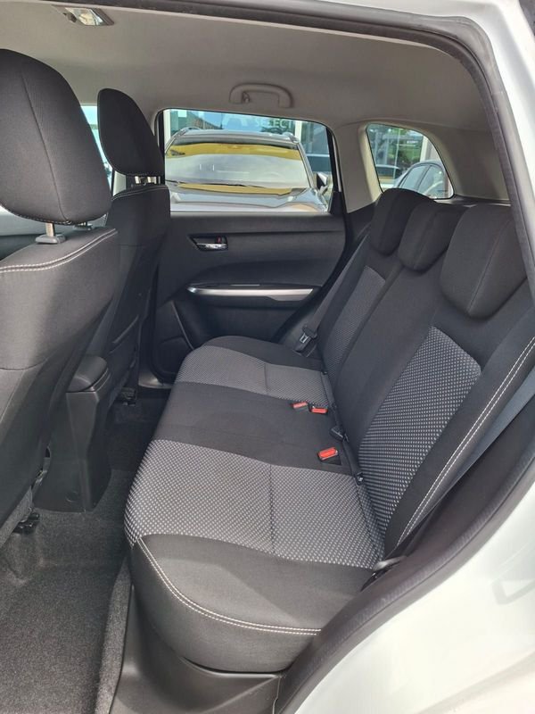 https://cdn-dk.caraffinity.it/dealer/datafiles/vehicle/images/800/32954/Kj6iHkLg4elot399.jpeg?opacity=10&size=20&position=BOTTOM_RIGHT&border=0&watermark=%2Fdealer%2Fdatafiles%2Fvehicle%2Fimages%2Fwatermark%2F32954%2F775f2d5d-ef44-4a55-8370-84cbc0998b87.png