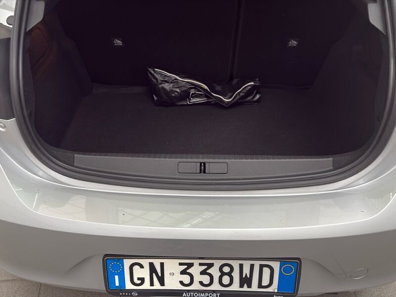 https://cdn-dk.caraffinity.it/dealer/datafiles/vehicle/images/800/32954/L4JcfCXHLCkwR79Z.jpg?opacity=0&size=30&position=BOTTOM_RIGHT&border=0&watermark=%2Fdealer%2Fdatafiles%2Fvehicle%2Fimages%2Fwatermark%2F32954%2Fd28b17c5-03ca-4e26-bd0f-ab8818a4f7db.png