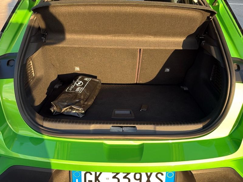 https://cdn-dk.caraffinity.it/dealer/datafiles/vehicle/images/800/32954/MKOqTjUmmzg4Buw1.jpg?opacity=0&size=30&position=BOTTOM_LEFT&border=0&watermark=%2Fdealer%2Fdatafiles%2Fvehicle%2Fimages%2Fwatermark%2F32954%2F59948587-165d-4d71-b051-089e3253b7a7.png
