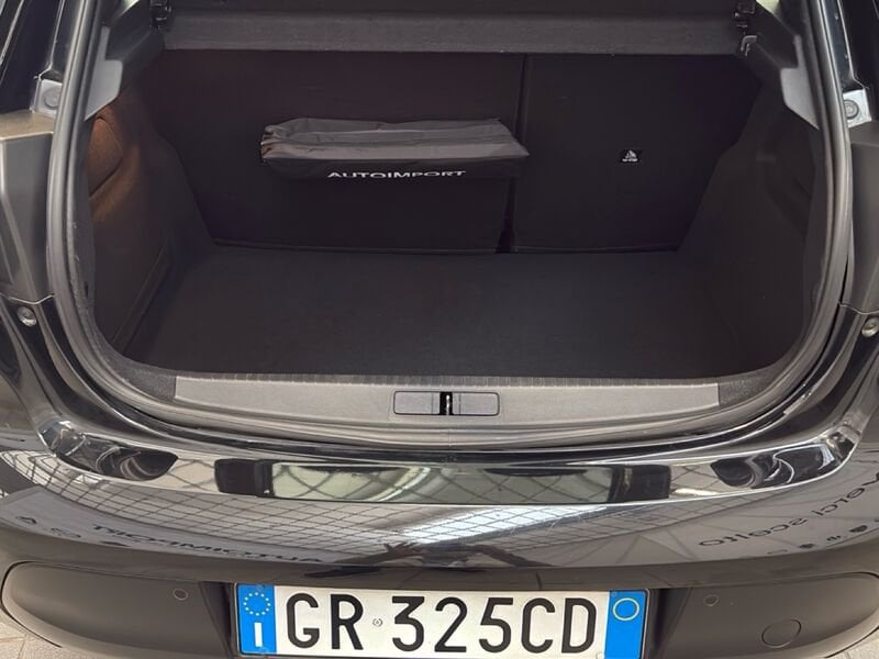 https://cdn-dk.caraffinity.it/dealer/datafiles/vehicle/images/800/32954/MOgnEPZyzybaHDoJ.jpg?opacity=0&size=30&position=BOTTOM_RIGHT&border=0&watermark=%2Fdealer%2Fdatafiles%2Fvehicle%2Fimages%2Fwatermark%2F32954%2Fd28b17c5-03ca-4e26-bd0f-ab8818a4f7db.png