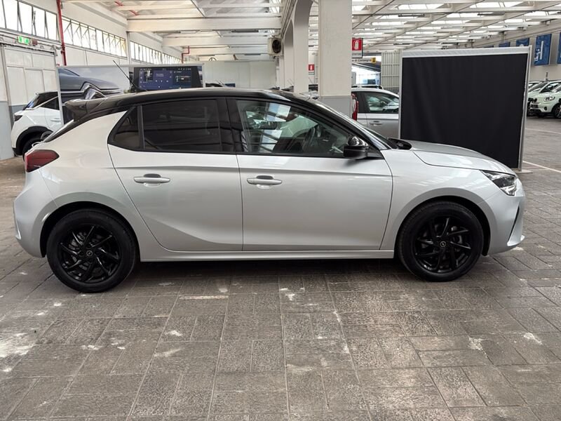 https://cdn-dk.caraffinity.it/dealer/datafiles/vehicle/images/800/32954/MbUGnFBhCFdXE4Vv.jpg?opacity=0&size=30&position=BOTTOM_LEFT&border=0&watermark=%2Fdealer%2Fdatafiles%2Fvehicle%2Fimages%2Fwatermark%2F32954%2F59948587-165d-4d71-b051-089e3253b7a7.png