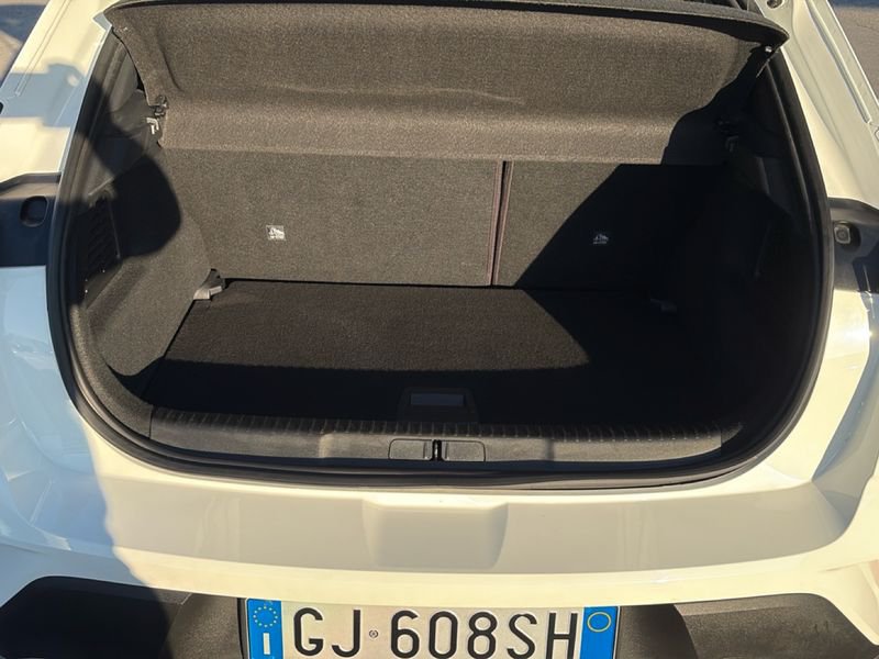 https://cdn-dk.caraffinity.it/dealer/datafiles/vehicle/images/800/32954/PLDO9GPJjiIIB8TI.jpg?opacity=0&size=30&position=BOTTOM_LEFT&border=0&watermark=%2Fdealer%2Fdatafiles%2Fvehicle%2Fimages%2Fwatermark%2F32954%2F59948587-165d-4d71-b051-089e3253b7a7.png