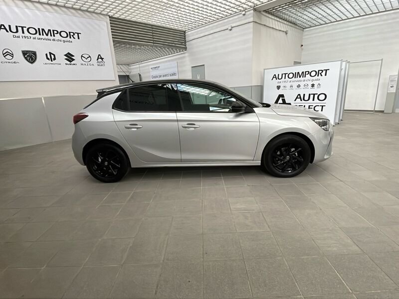 https://cdn-dk.caraffinity.it/dealer/datafiles/vehicle/images/800/32954/Pjz76ZwcTnAdBece.jpg?opacity=0&size=30&position=BOTTOM_LEFT&border=0&watermark=%2Fdealer%2Fdatafiles%2Fvehicle%2Fimages%2Fwatermark%2F32954%2F59948587-165d-4d71-b051-089e3253b7a7.png