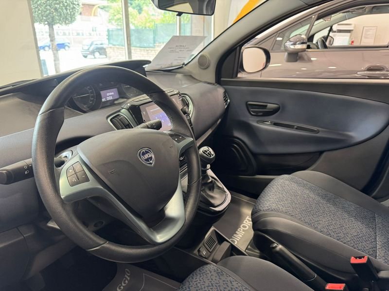 https://cdn-dk.caraffinity.it/dealer/datafiles/vehicle/images/800/32954/QFyPgfHqjVnYxNnF.jpeg?opacity=10&size=20&position=BOTTOM_RIGHT&border=0&watermark=%2Fdealer%2Fdatafiles%2Fvehicle%2Fimages%2Fwatermark%2F32954%2F775f2d5d-ef44-4a55-8370-84cbc0998b87.png