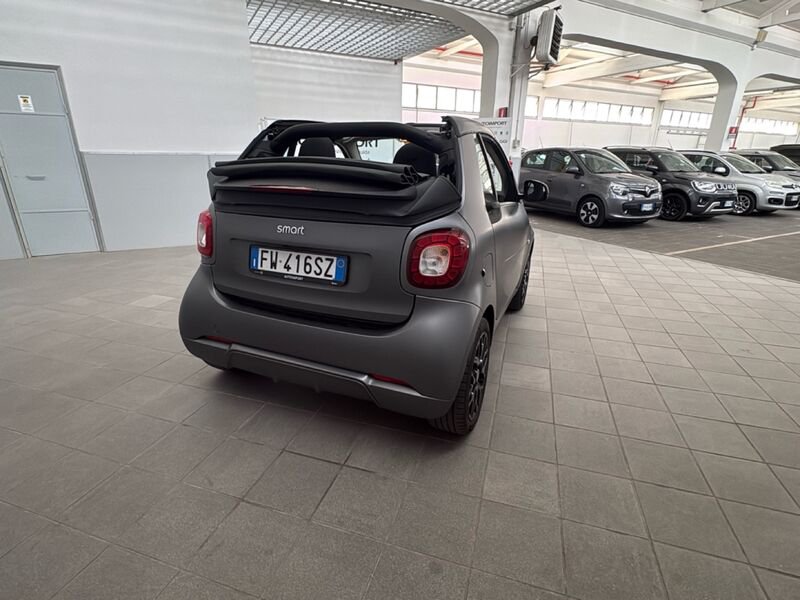 https://cdn-dk.caraffinity.it/dealer/datafiles/vehicle/images/800/32954/R2Hc3cC2hXzeW72W.jpg?opacity=10&size=20&position=BOTTOM_RIGHT&border=0&watermark=%2Fdealer%2Fdatafiles%2Fvehicle%2Fimages%2Fwatermark%2F32954%2F775f2d5d-ef44-4a55-8370-84cbc0998b87.png