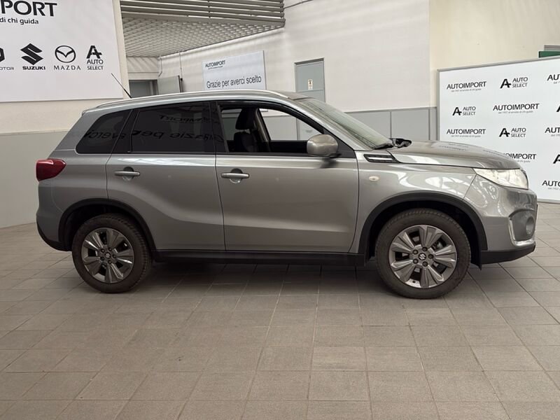 https://cdn-dk.caraffinity.it/dealer/datafiles/vehicle/images/800/32954/RxKphTeSyf8AtYSm.jpg?opacity=0&size=30&position=BOTTOM_RIGHT&border=0&watermark=%2Fdealer%2Fdatafiles%2Fvehicle%2Fimages%2Fwatermark%2F32954%2Fd28b17c5-03ca-4e26-bd0f-ab8818a4f7db.png