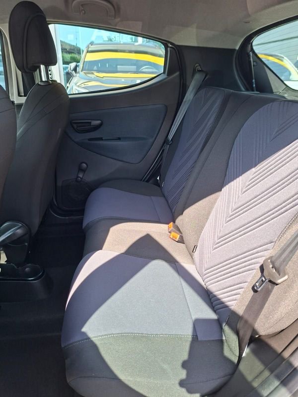 https://cdn-dk.caraffinity.it/dealer/datafiles/vehicle/images/800/32954/S1ZXjWieorb1EDbO.jpeg?opacity=10&size=20&position=BOTTOM_RIGHT&border=0&watermark=%2Fdealer%2Fdatafiles%2Fvehicle%2Fimages%2Fwatermark%2F32954%2F775f2d5d-ef44-4a55-8370-84cbc0998b87.png