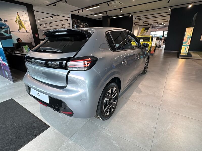 https://cdn-dk.caraffinity.it/dealer/datafiles/vehicle/images/800/32954/VfZRrn0jTJQ315OG.jpg?opacity=10&size=20&position=BOTTOM_RIGHT&border=0&watermark=%2Fdealer%2Fdatafiles%2Fvehicle%2Fimages%2Fwatermark%2F32954%2F775f2d5d-ef44-4a55-8370-84cbc0998b87.png