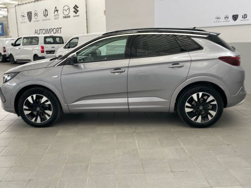 https://cdn-dk.caraffinity.it/dealer/datafiles/vehicle/images/800/32954/Y1ygXgtkolIPbGRb.jpg?opacity=0&size=30&position=BOTTOM_LEFT&border=0&watermark=%2Fdealer%2Fdatafiles%2Fvehicle%2Fimages%2Fwatermark%2F32954%2F59948587-165d-4d71-b051-089e3253b7a7.png