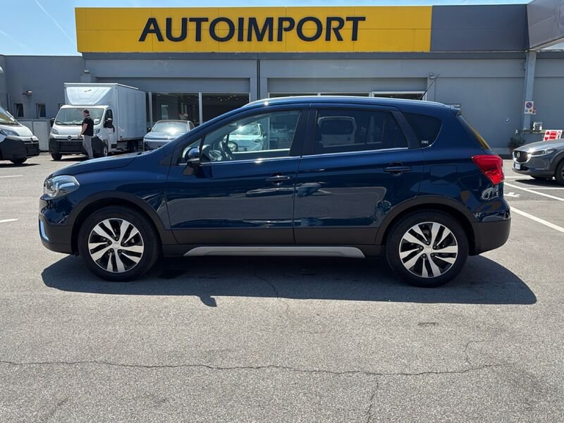 https://cdn-dk.caraffinity.it/dealer/datafiles/vehicle/images/800/32954/YEf0q8ZqYQOfVgjl.jpg?opacity=10&size=20&position=BOTTOM_RIGHT&border=0&watermark=%2Fdealer%2Fdatafiles%2Fvehicle%2Fimages%2Fwatermark%2F32954%2F775f2d5d-ef44-4a55-8370-84cbc0998b87.png