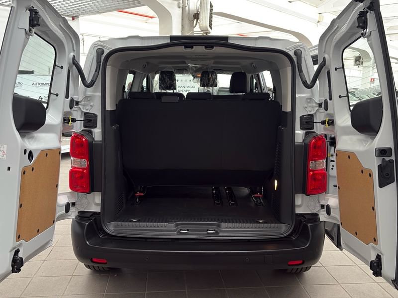https://cdn-dk.caraffinity.it/dealer/datafiles/vehicle/images/800/32954/YK4EhO3H6qBtcrvH.jpg?opacity=0&size=30&position=BOTTOM_LEFT&border=0&watermark=%2Fdealer%2Fdatafiles%2Fvehicle%2Fimages%2Fwatermark%2F32954%2F59948587-165d-4d71-b051-089e3253b7a7.png