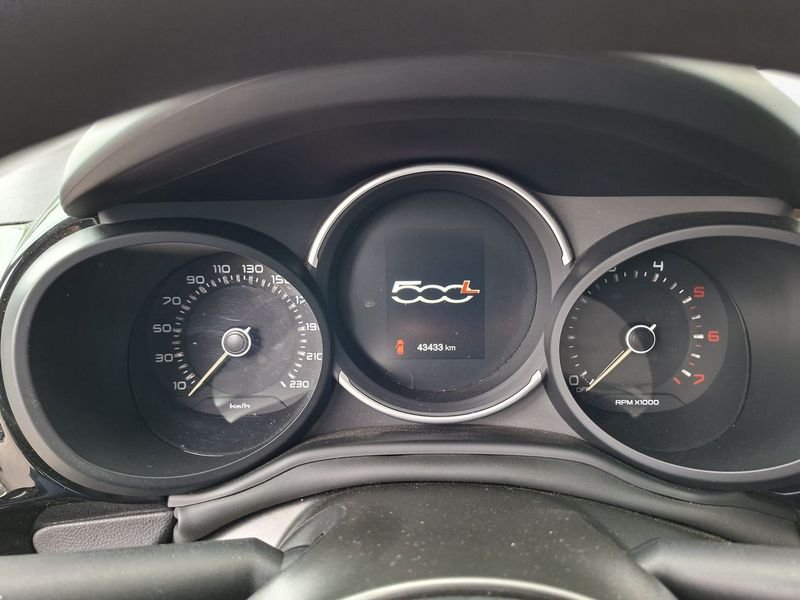 https://cdn-dk.caraffinity.it/dealer/datafiles/vehicle/images/800/32954/ZuBWd9sX1PjZxQYT.jpeg?opacity=10&size=20&position=BOTTOM_RIGHT&border=0&watermark=%2Fdealer%2Fdatafiles%2Fvehicle%2Fimages%2Fwatermark%2F32954%2F775f2d5d-ef44-4a55-8370-84cbc0998b87.png