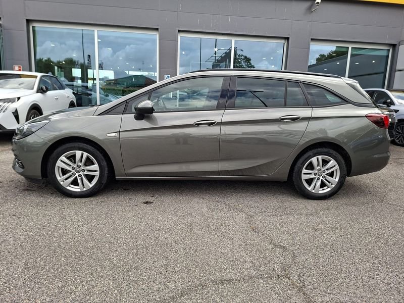 https://cdn-dk.caraffinity.it/dealer/datafiles/vehicle/images/800/32954/aUmDfgwlkkRaFHwh.jpeg?opacity=0&size=30&position=BOTTOM_LEFT&border=0&watermark=%2Fdealer%2Fdatafiles%2Fvehicle%2Fimages%2Fwatermark%2F32954%2F59948587-165d-4d71-b051-089e3253b7a7.png