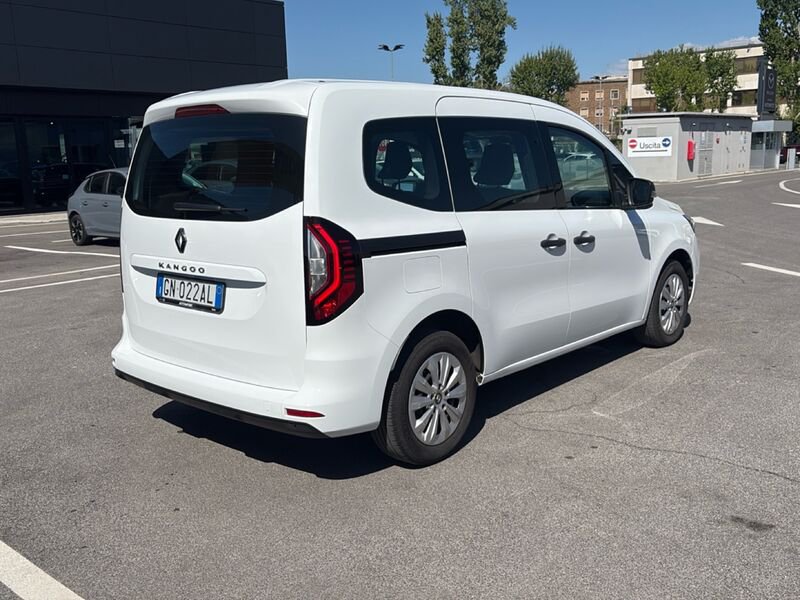https://cdn-dk.caraffinity.it/dealer/datafiles/vehicle/images/800/32954/bXV1FxDqQfq4y5aE.jpg?opacity=10&size=20&position=BOTTOM_RIGHT&border=0&watermark=%2Fdealer%2Fdatafiles%2Fvehicle%2Fimages%2Fwatermark%2F32954%2F775f2d5d-ef44-4a55-8370-84cbc0998b87.png