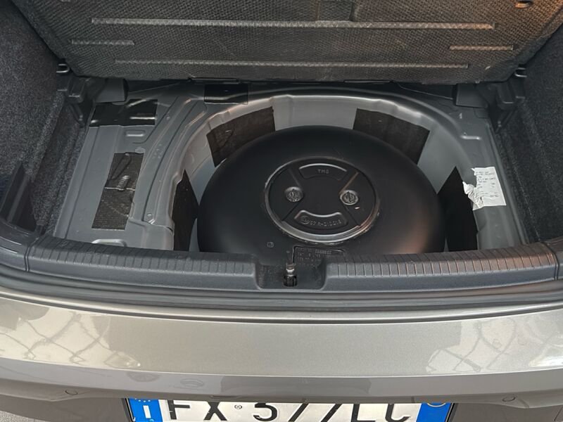 https://cdn-dk.caraffinity.it/dealer/datafiles/vehicle/images/800/32954/dA9OieoQESRIb64W.jpg?opacity=0&size=30&position=BOTTOM_RIGHT&border=0&watermark=%2Fdealer%2Fdatafiles%2Fvehicle%2Fimages%2Fwatermark%2F32954%2Fd28b17c5-03ca-4e26-bd0f-ab8818a4f7db.png