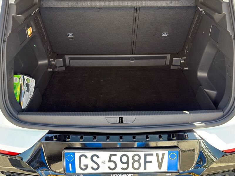 https://cdn-dk.caraffinity.it/dealer/datafiles/vehicle/images/800/32954/emXunQpBfu9BGbbJ.jpg?opacity=0&size=30&position=BOTTOM_LEFT&border=0&watermark=%2Fdealer%2Fdatafiles%2Fvehicle%2Fimages%2Fwatermark%2F32954%2F59948587-165d-4d71-b051-089e3253b7a7.png