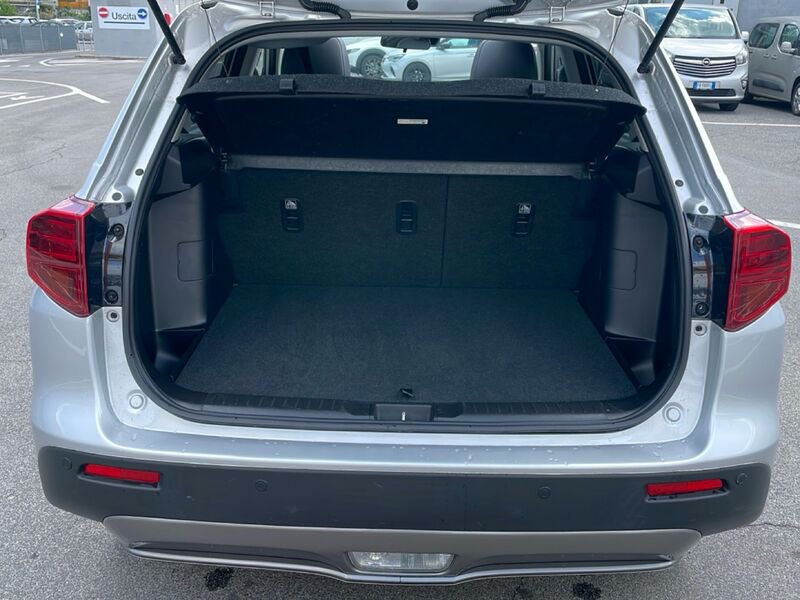 https://cdn-dk.caraffinity.it/dealer/datafiles/vehicle/images/800/32954/en2MzJYEBBZk5Gbi.jpg?opacity=0&size=30&position=BOTTOM_RIGHT&border=0&watermark=%2Fdealer%2Fdatafiles%2Fvehicle%2Fimages%2Fwatermark%2F32954%2Fd28b17c5-03ca-4e26-bd0f-ab8818a4f7db.png