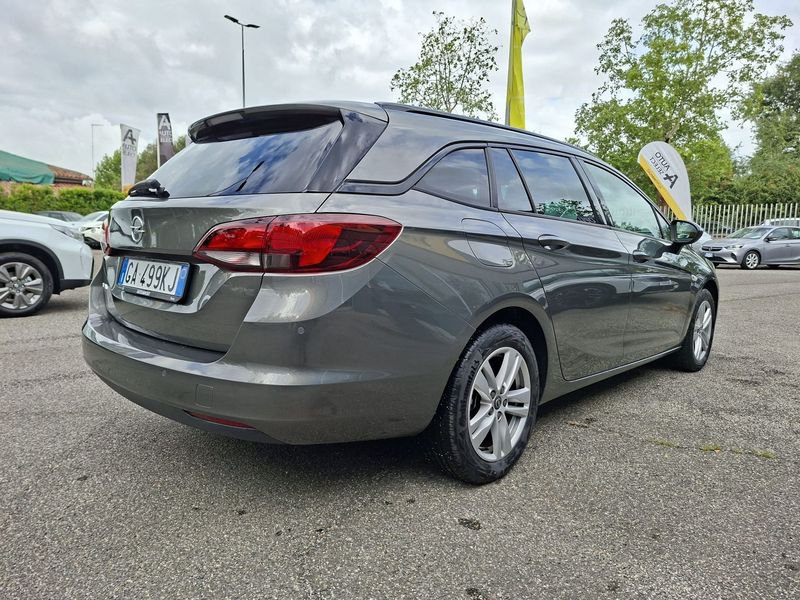 https://cdn-dk.caraffinity.it/dealer/datafiles/vehicle/images/800/32954/fr5VkHcgEkK5eJzf.jpeg?opacity=0&size=30&position=BOTTOM_LEFT&border=0&watermark=%2Fdealer%2Fdatafiles%2Fvehicle%2Fimages%2Fwatermark%2F32954%2F59948587-165d-4d71-b051-089e3253b7a7.png