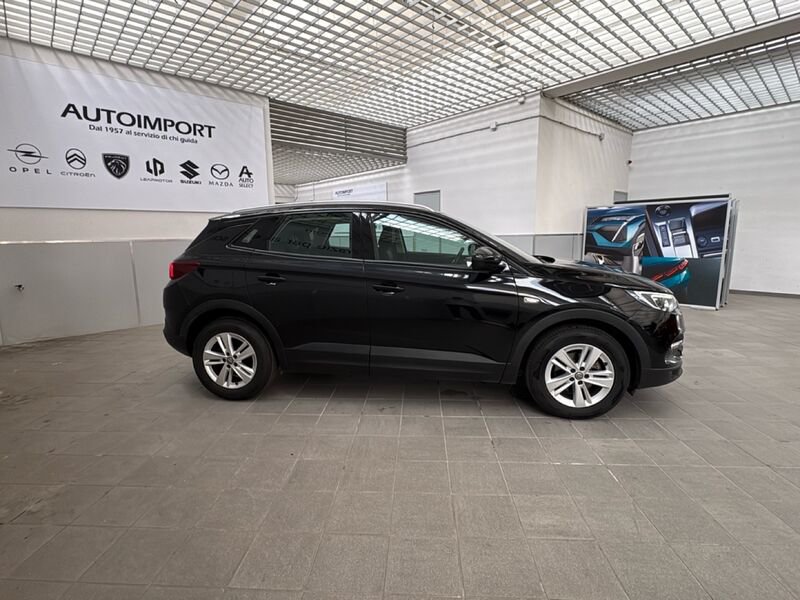 https://cdn-dk.caraffinity.it/dealer/datafiles/vehicle/images/800/32954/fsLMU2zaRJ8mnzCA.jpg?opacity=0&size=30&position=BOTTOM_LEFT&border=0&watermark=%2Fdealer%2Fdatafiles%2Fvehicle%2Fimages%2Fwatermark%2F32954%2F59948587-165d-4d71-b051-089e3253b7a7.png