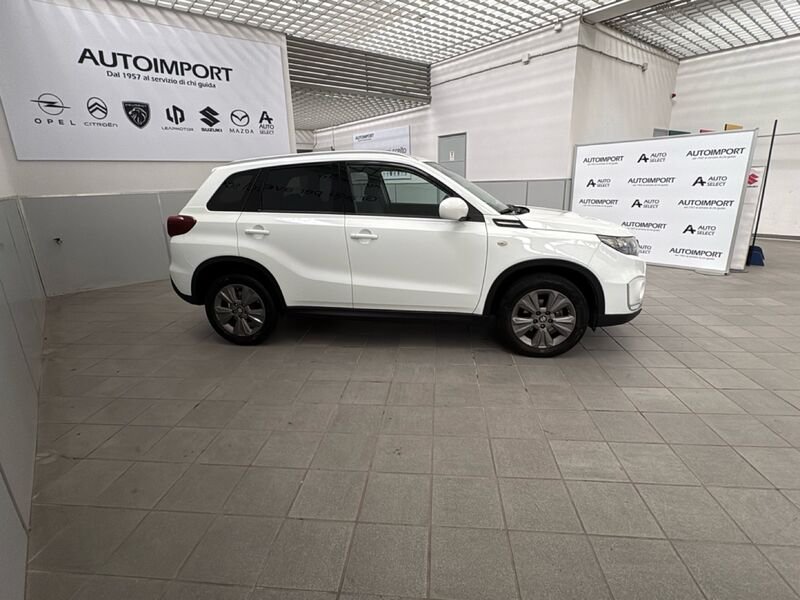 https://cdn-dk.caraffinity.it/dealer/datafiles/vehicle/images/800/32954/hIALV2ZS9uUugzYE.jpg?opacity=0&size=30&position=BOTTOM_RIGHT&border=0&watermark=%2Fdealer%2Fdatafiles%2Fvehicle%2Fimages%2Fwatermark%2F32954%2Fd28b17c5-03ca-4e26-bd0f-ab8818a4f7db.png