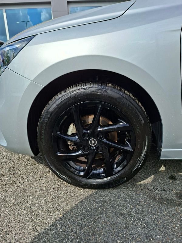 https://cdn-dk.caraffinity.it/dealer/datafiles/vehicle/images/800/32954/iZXP691ZHaZGeM9e.jpeg?opacity=0&size=30&position=BOTTOM_LEFT&border=0&watermark=%2Fdealer%2Fdatafiles%2Fvehicle%2Fimages%2Fwatermark%2F32954%2F59948587-165d-4d71-b051-089e3253b7a7.png