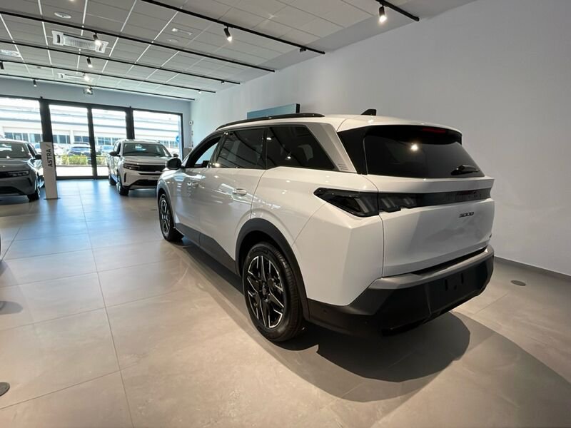 https://cdn-dk.caraffinity.it/dealer/datafiles/vehicle/images/800/32954/k3ZbDgzce3KH6VM4.jpg?opacity=10&size=20&position=BOTTOM_RIGHT&border=0&watermark=%2Fdealer%2Fdatafiles%2Fvehicle%2Fimages%2Fwatermark%2F32954%2F775f2d5d-ef44-4a55-8370-84cbc0998b87.png