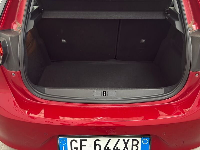 https://cdn-dk.caraffinity.it/dealer/datafiles/vehicle/images/800/32954/l8uZNVXkuTXSKPwT.jpg?opacity=0&size=30&position=BOTTOM_LEFT&border=0&watermark=%2Fdealer%2Fdatafiles%2Fvehicle%2Fimages%2Fwatermark%2F32954%2F59948587-165d-4d71-b051-089e3253b7a7.png
