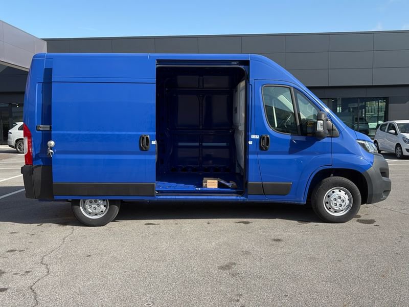 https://cdn-dk.caraffinity.it/dealer/datafiles/vehicle/images/800/32954/nBfWbC4DwUgWgi1p.jpg?opacity=0&size=20&position=BOTTOM_RIGHT&border=0&watermark=%2Fdealer%2Fdatafiles%2Fvehicle%2Fimages%2Fwatermark%2F32954%2F1d989539-64a1-4668-8f5e-2a07e73863ba.png