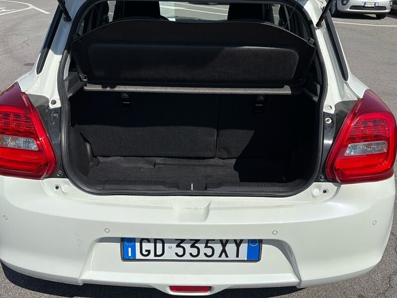 https://cdn-dk.caraffinity.it/dealer/datafiles/vehicle/images/800/32954/qExXId7FKbThKReO.jpg?opacity=10&size=20&position=BOTTOM_RIGHT&border=0&watermark=%2Fdealer%2Fdatafiles%2Fvehicle%2Fimages%2Fwatermark%2F32954%2F775f2d5d-ef44-4a55-8370-84cbc0998b87.png